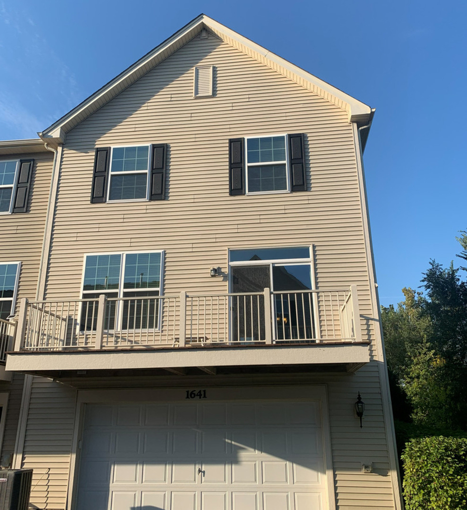 1641 Deer Pointe Drive - Photo 1