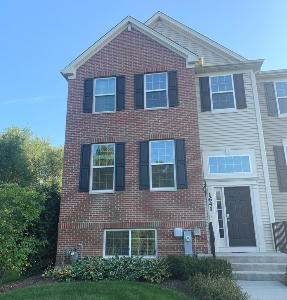 1641 Deer Pointe Drive - Photo 0