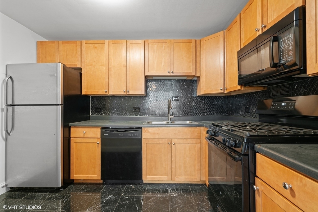 400 E Randolph Street - Photo 4