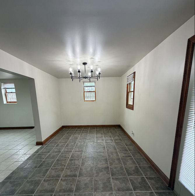 1724 Lyran Avenue - Photo 3