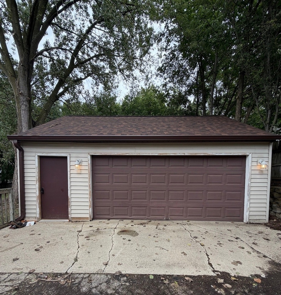1724 Lyran Avenue - Photo 8