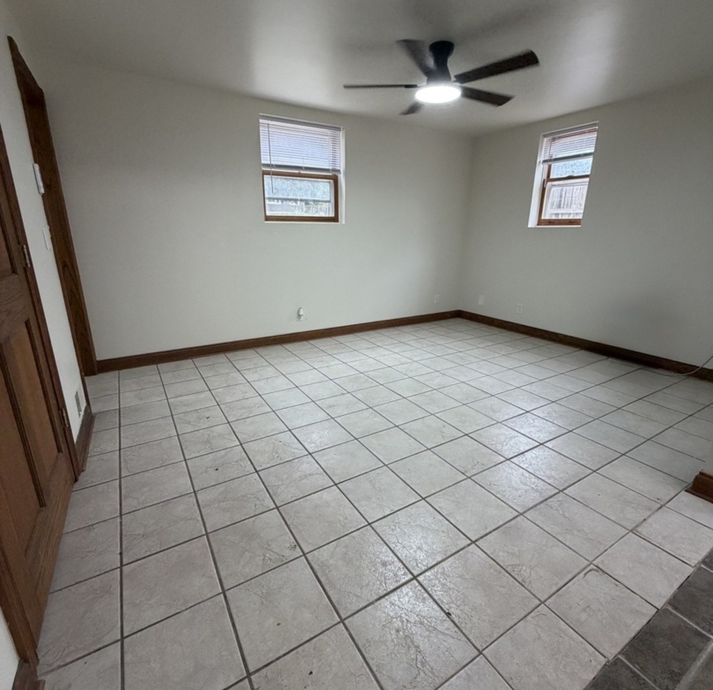 1722 Lyran Avenue - Photo 5