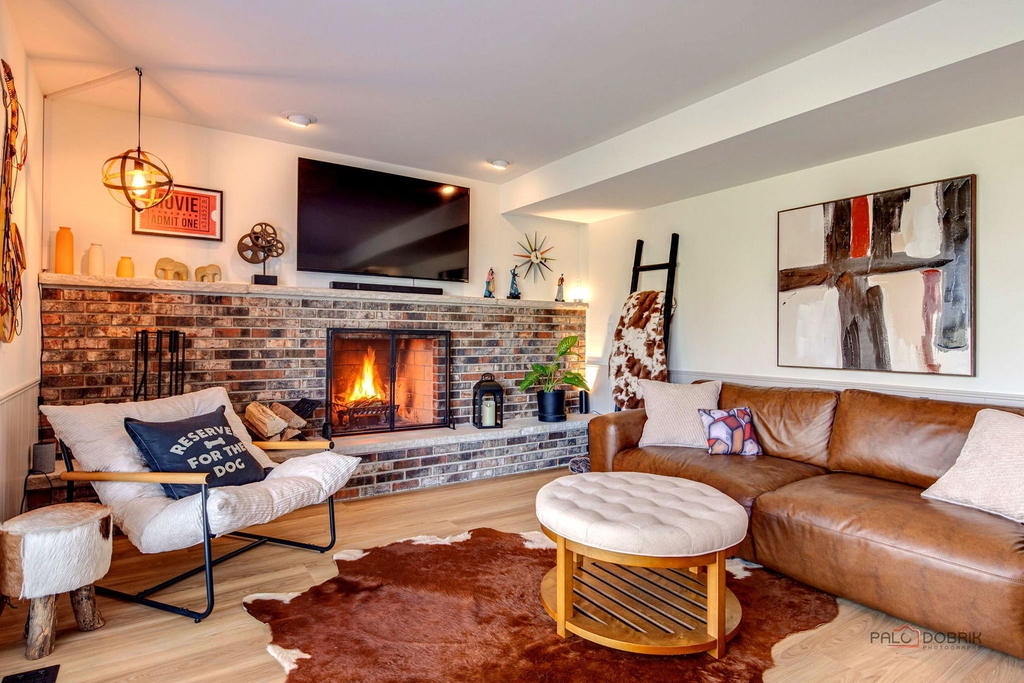 2042 S Goebbert Road - Photo 3