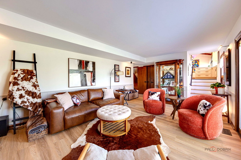 2042 S Goebbert Road - Photo 5
