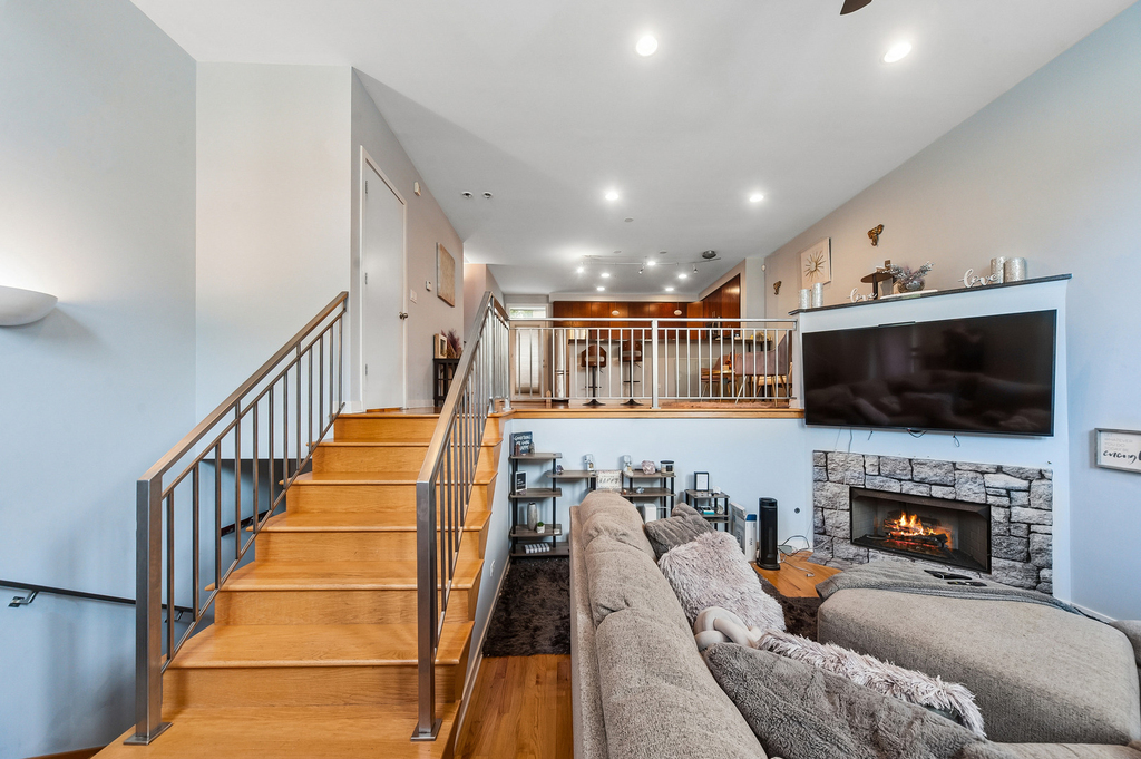 3991 S Drexel Boulevard - Photo 2