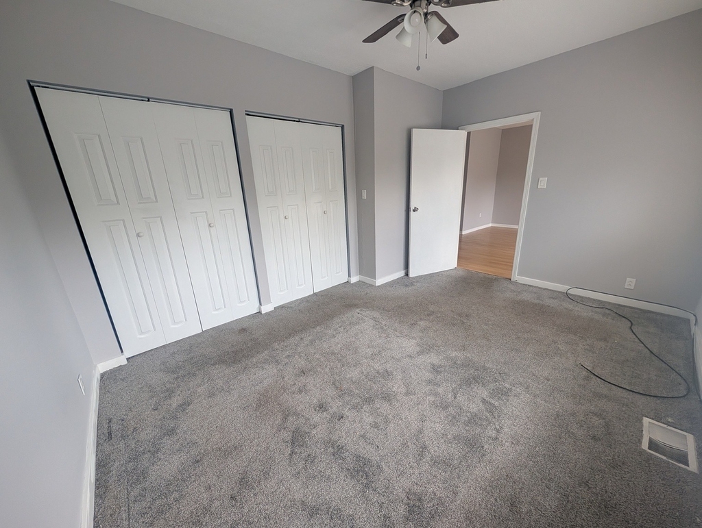 9211 S Laflin Street - Photo 7