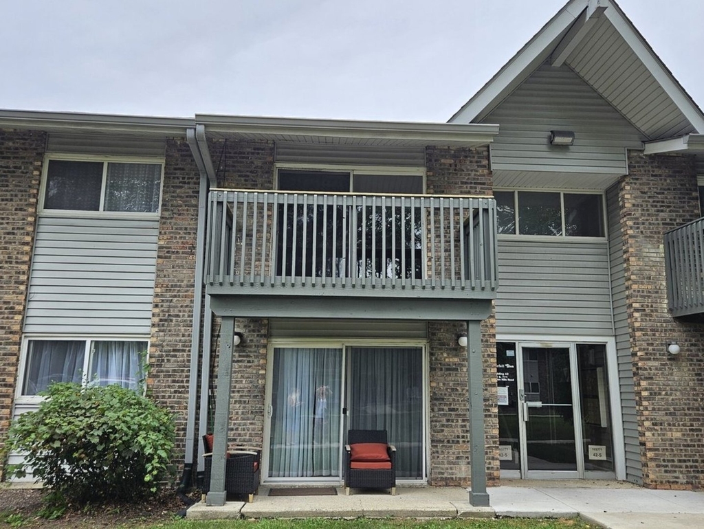 10s771 Clarendon Hills Road - Photo 2