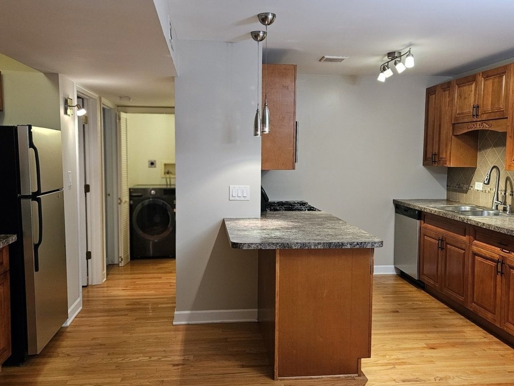 10s771 Clarendon Hills Road - Photo 8