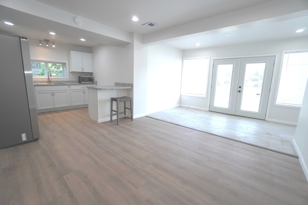 5801 Juniper Avenue - Photo 10