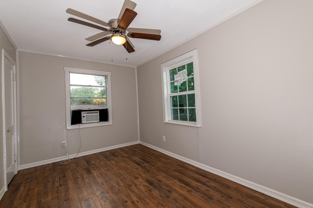 7110 Mchenry Street - Photo 4