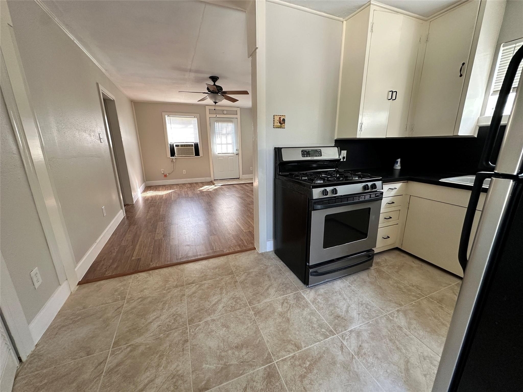 7110 Mchenry Street - Photo 0