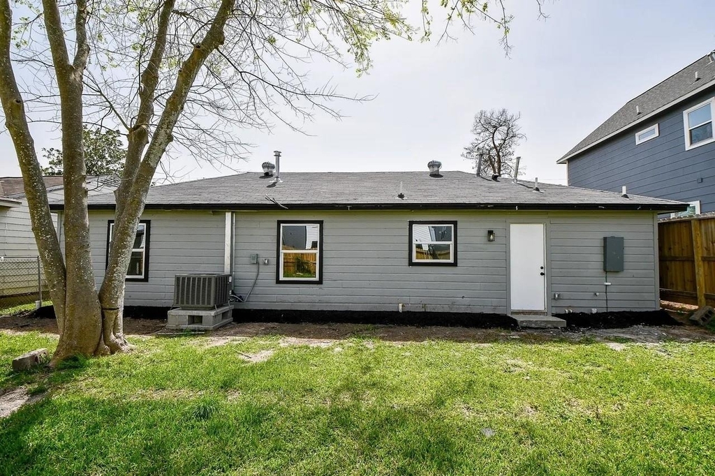 4223 Elmwood Street - Photo 1