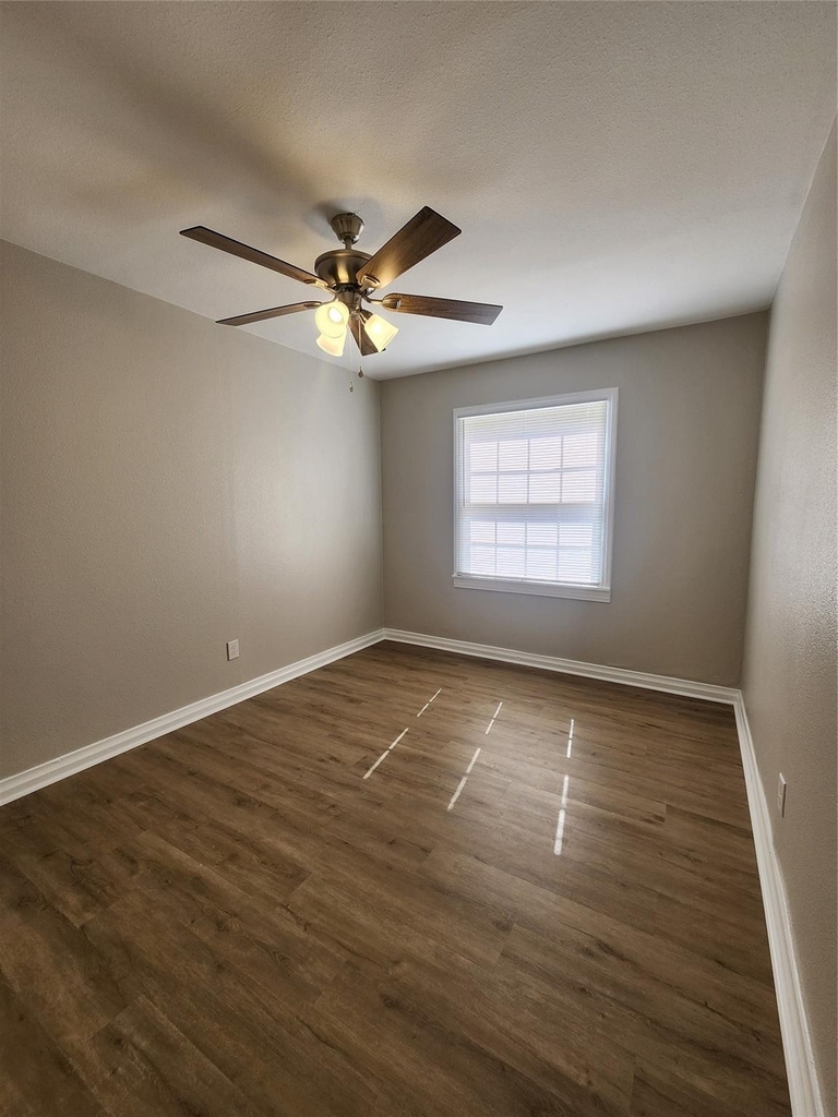 138 W Marion - Photo 4