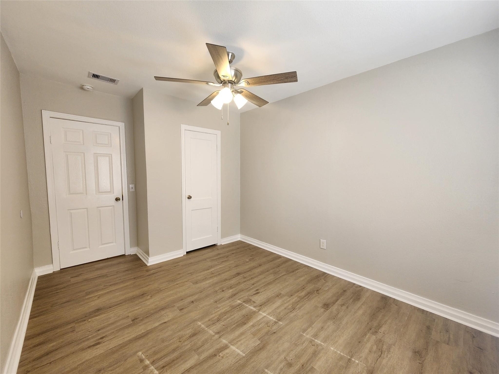 138 W Marion - Photo 3