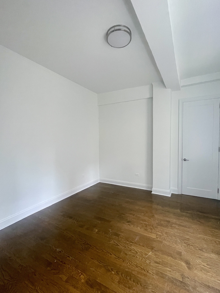  West 55th Street - Photo 6