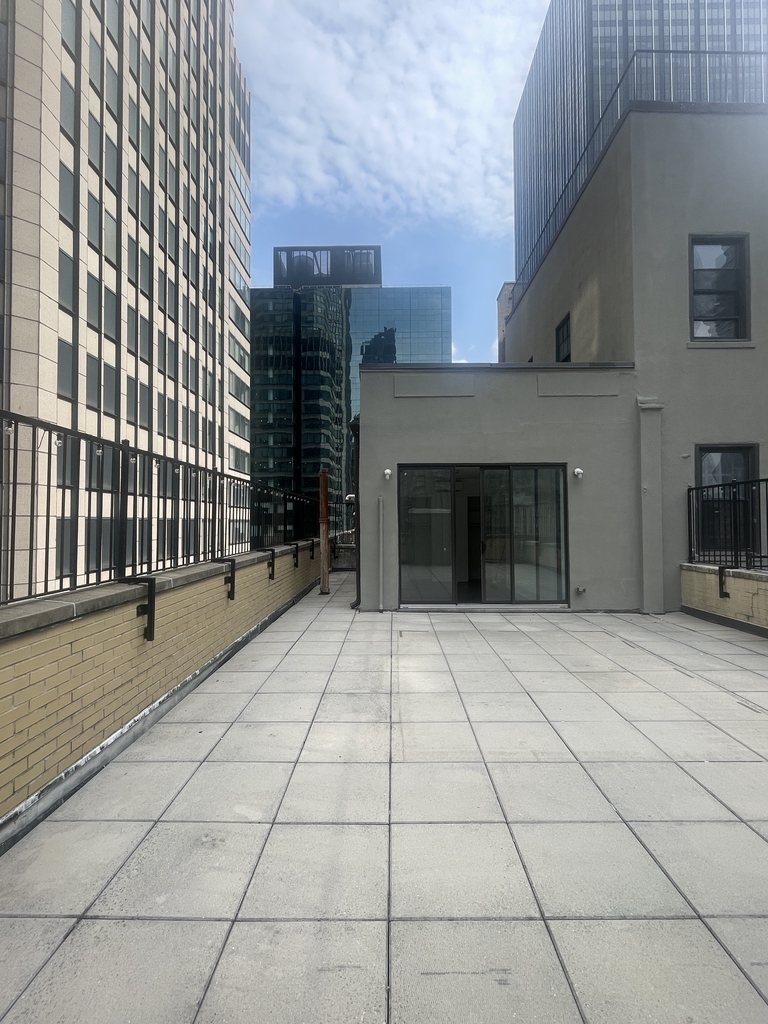  West 55th Street - Photo 2