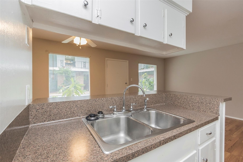 1401 Kipling - Photo 8