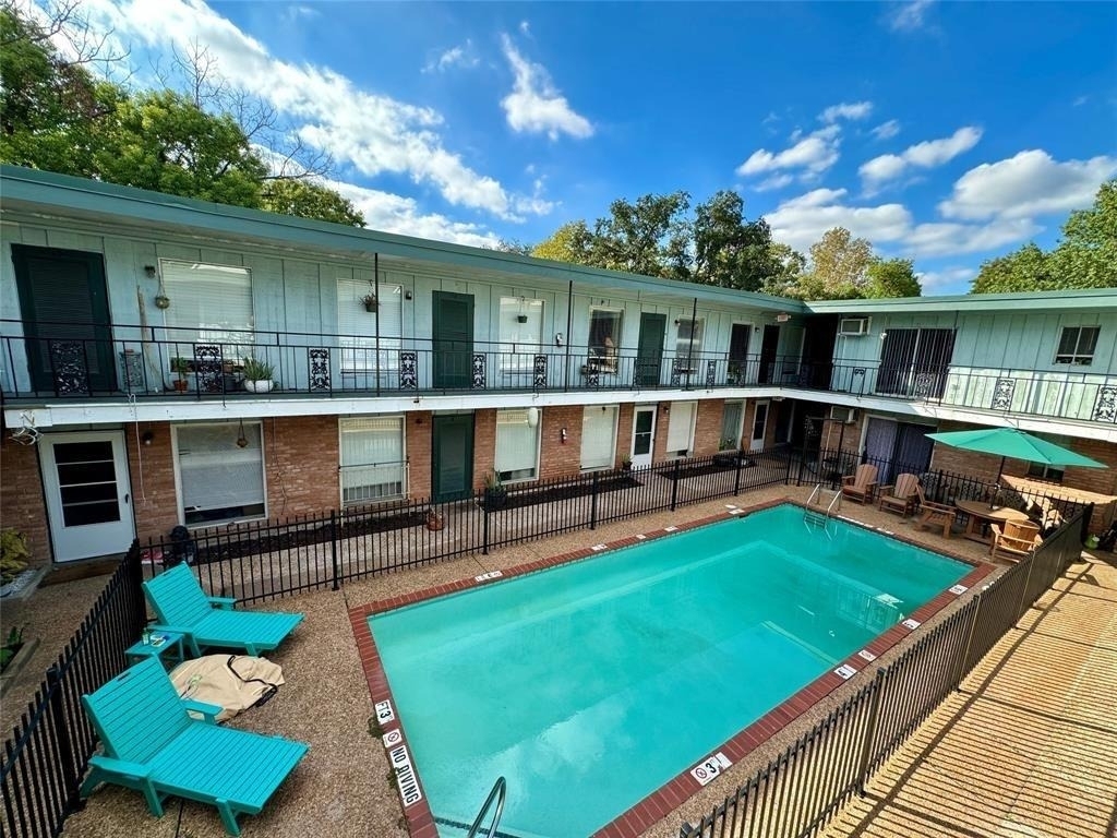 1401 Kipling - Photo 1