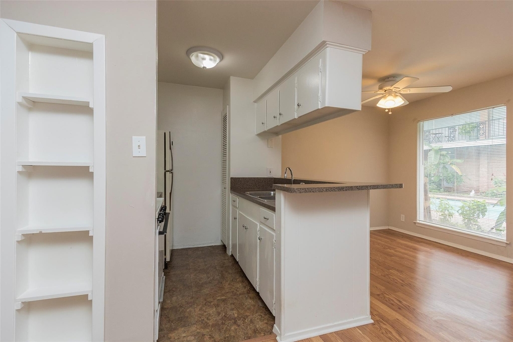 1401 Kipling - Photo 5