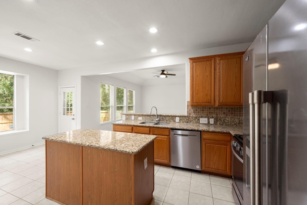 198 N Wimberly Way - Photo 11