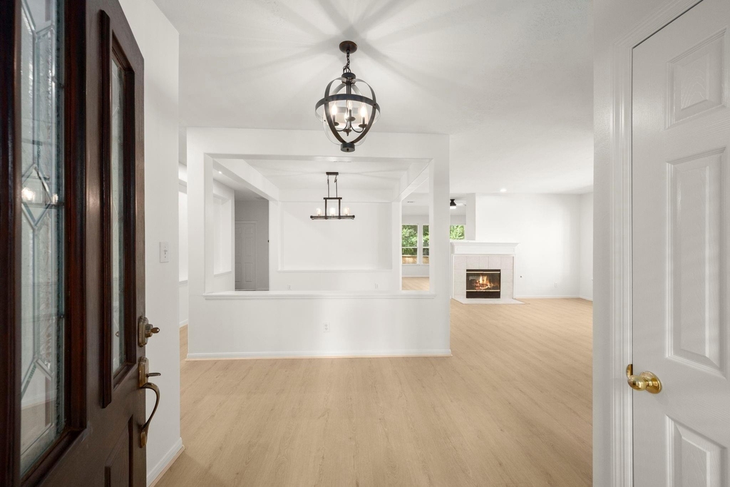 198 N Wimberly Way - Photo 2