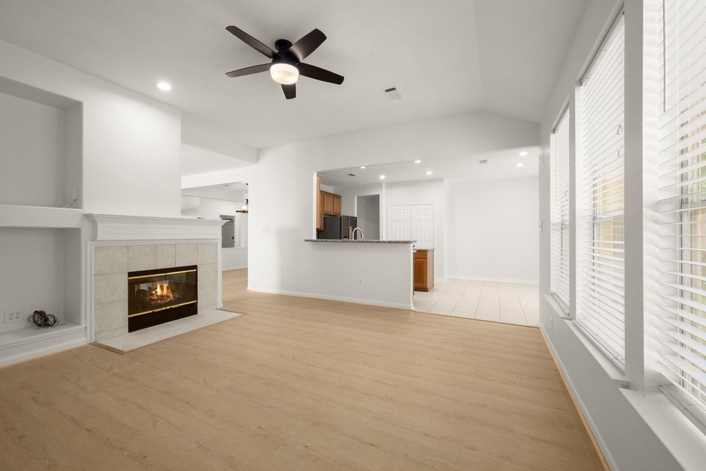 198 N Wimberly Way - Photo 8