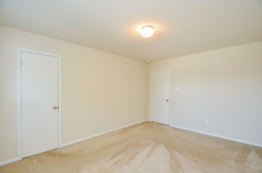 12506 Greencanyon Drive - Photo 21