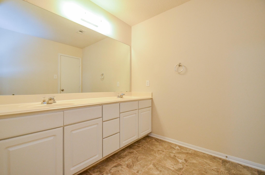 12506 Greencanyon Drive - Photo 23