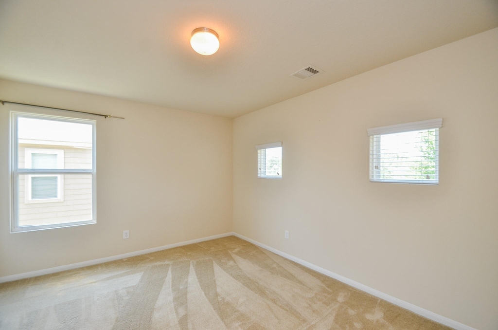 12506 Greencanyon Drive - Photo 16