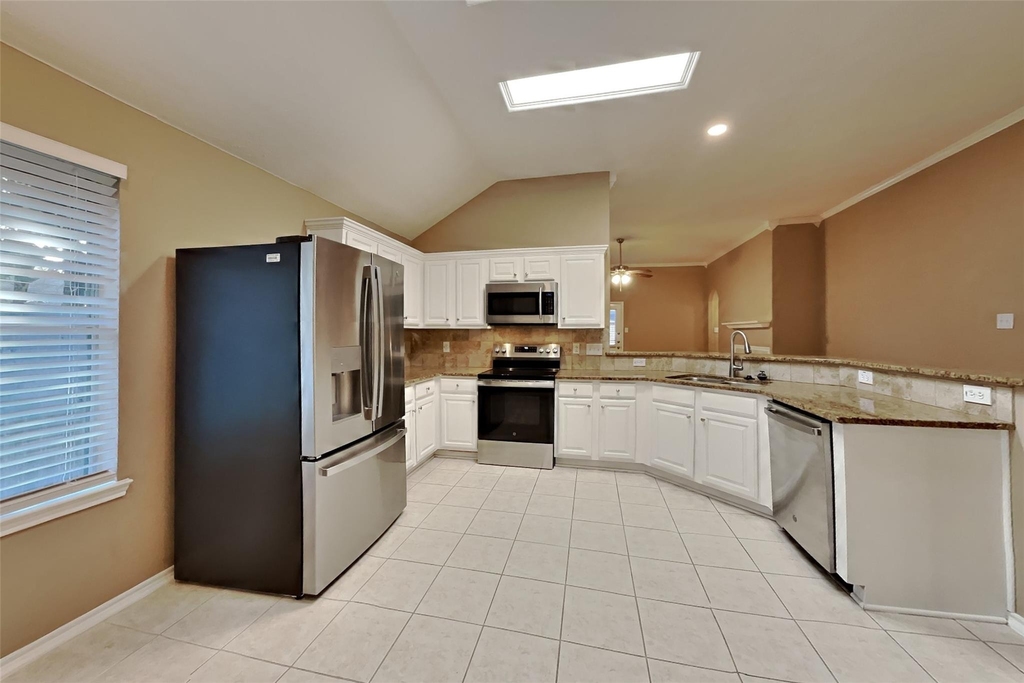16442 Redbud Berry Lane - Photo 3