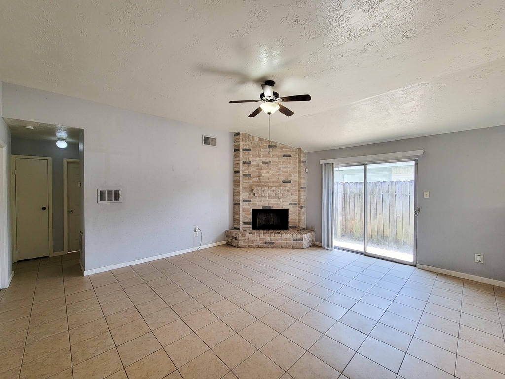 5222 Beaverhill Drive - Photo 4