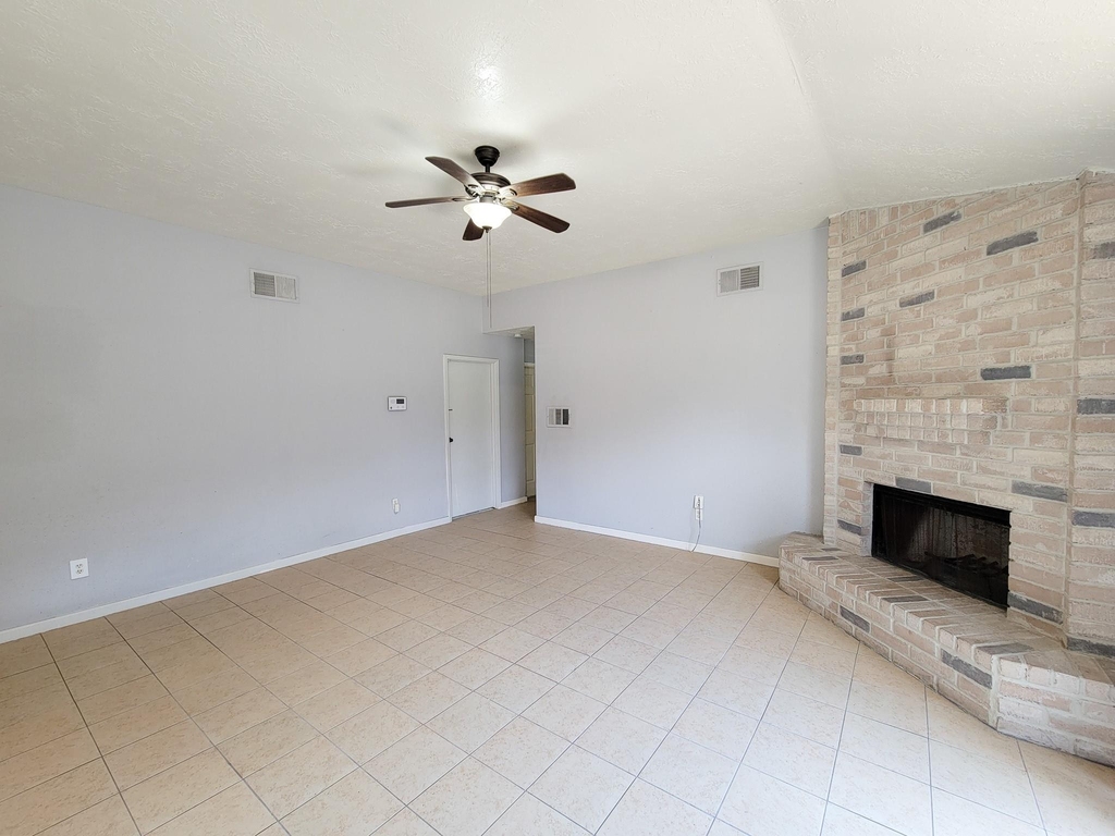 5222 Beaverhill Drive - Photo 2
