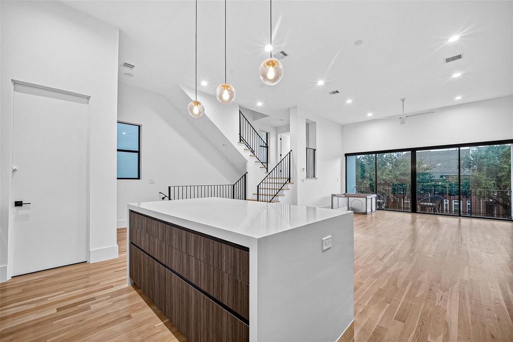807 Memorial Heights Drive - Photo 7