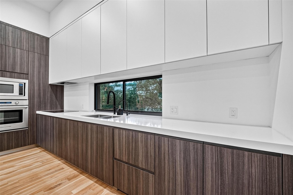 807 Memorial Heights Drive - Photo 17