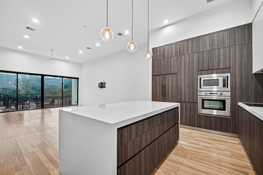 807 Memorial Heights Drive - Photo 8