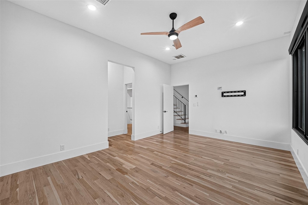 807 Memorial Heights Drive - Photo 24