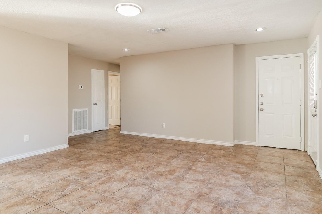 23903 Lestergate Drive - Photo 3