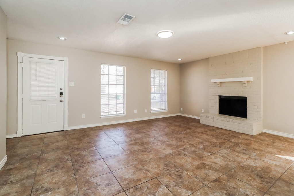 23903 Lestergate Drive - Photo 4
