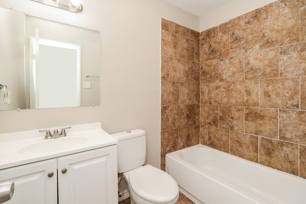 23903 Lestergate Drive - Photo 10