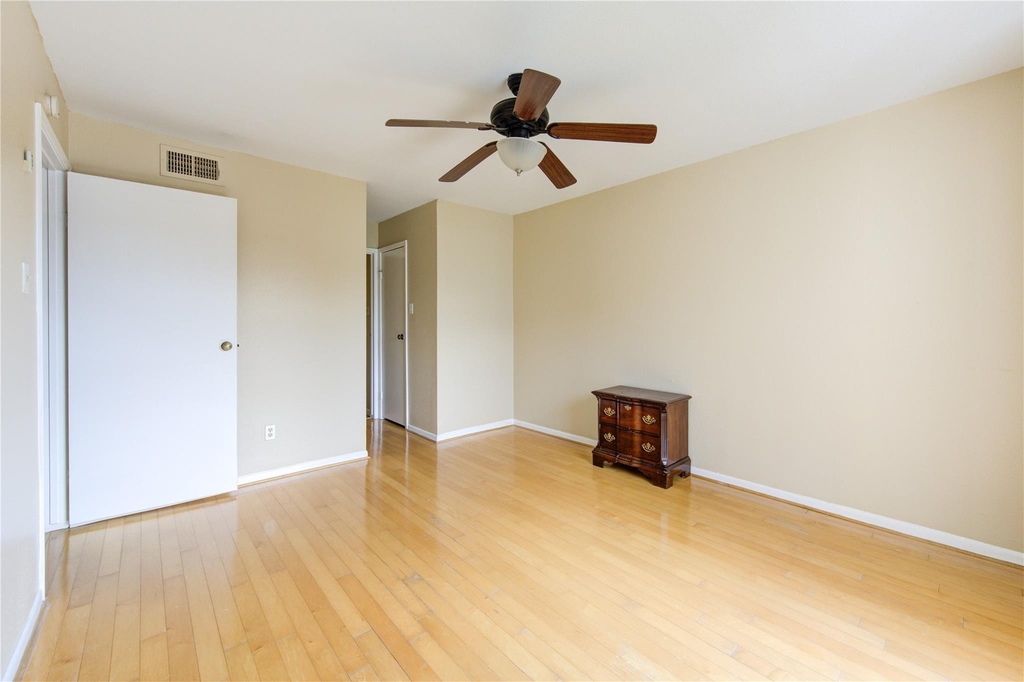 3055 Walnut Bend Lane - Photo 17