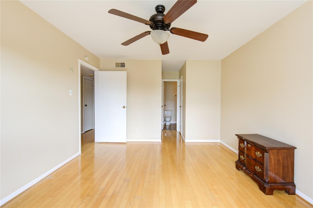 3055 Walnut Bend Lane - Photo 15