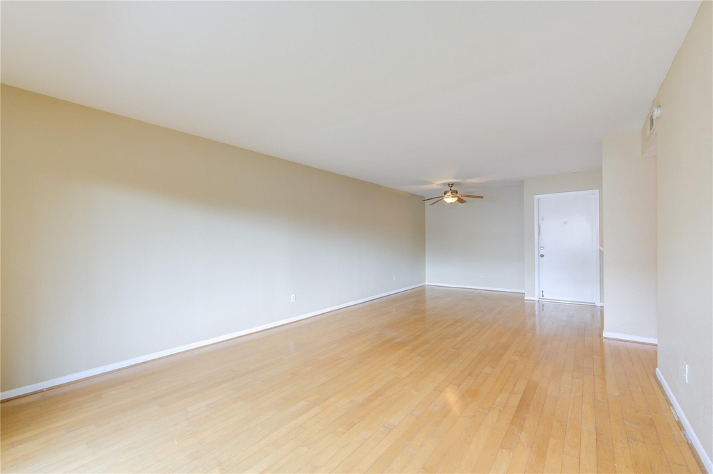 3055 Walnut Bend Lane - Photo 4