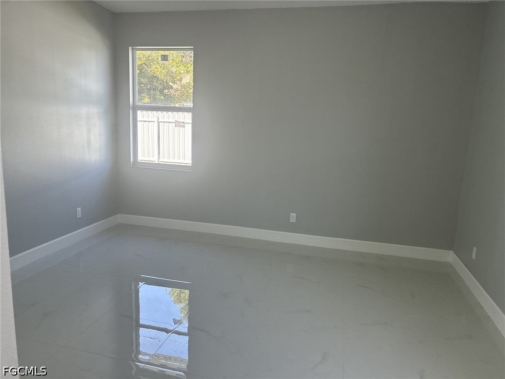 908 Ne 8th Place - Photo 7