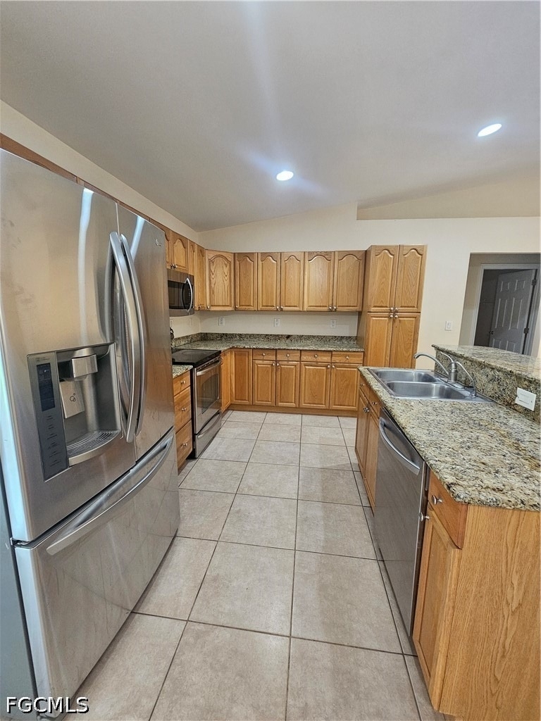 1116 Irving Avenue - Photo 4