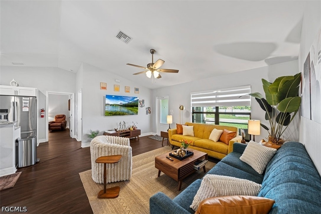 522 Ne Van Loon Lane - Photo 12