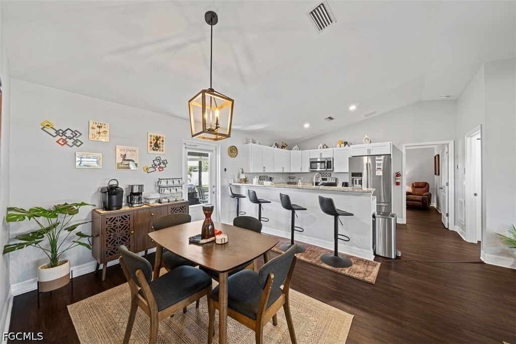 522 Ne Van Loon Lane - Photo 7