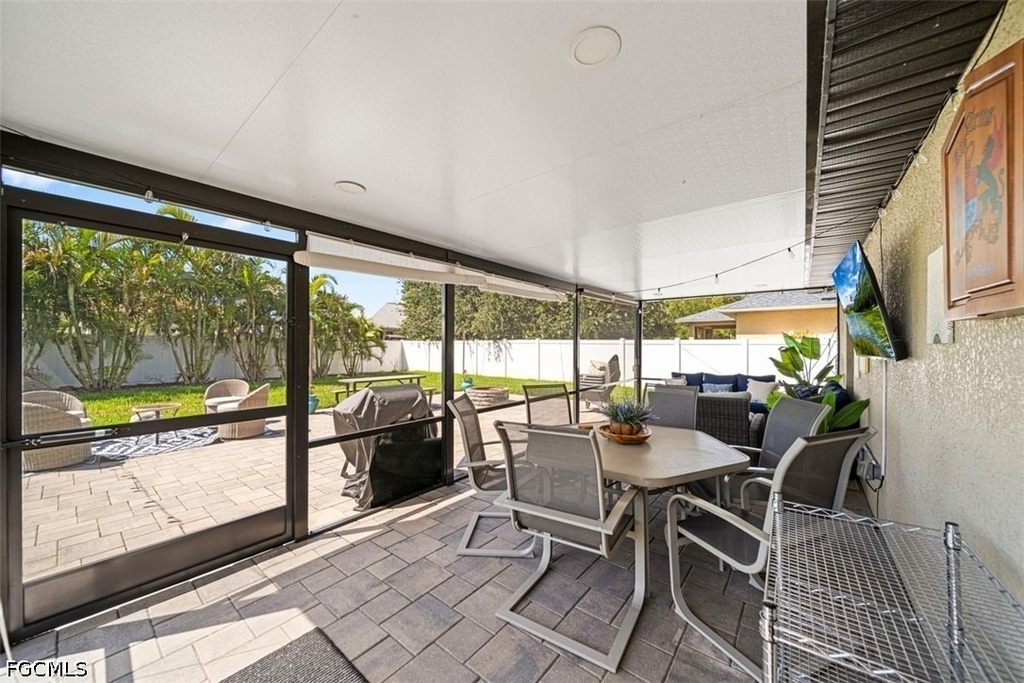 522 Ne Van Loon Lane - Photo 24