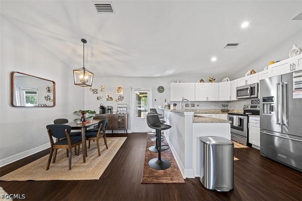522 Ne Van Loon Lane - Photo 6