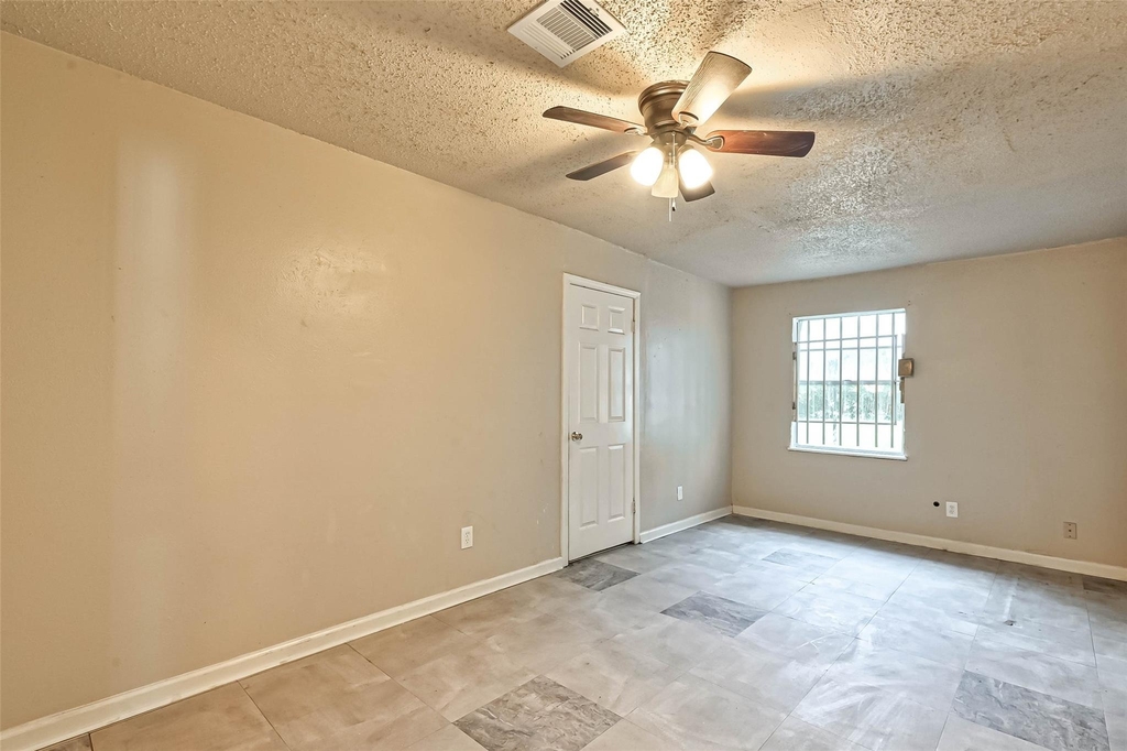 4307 Akard Street - Photo 16