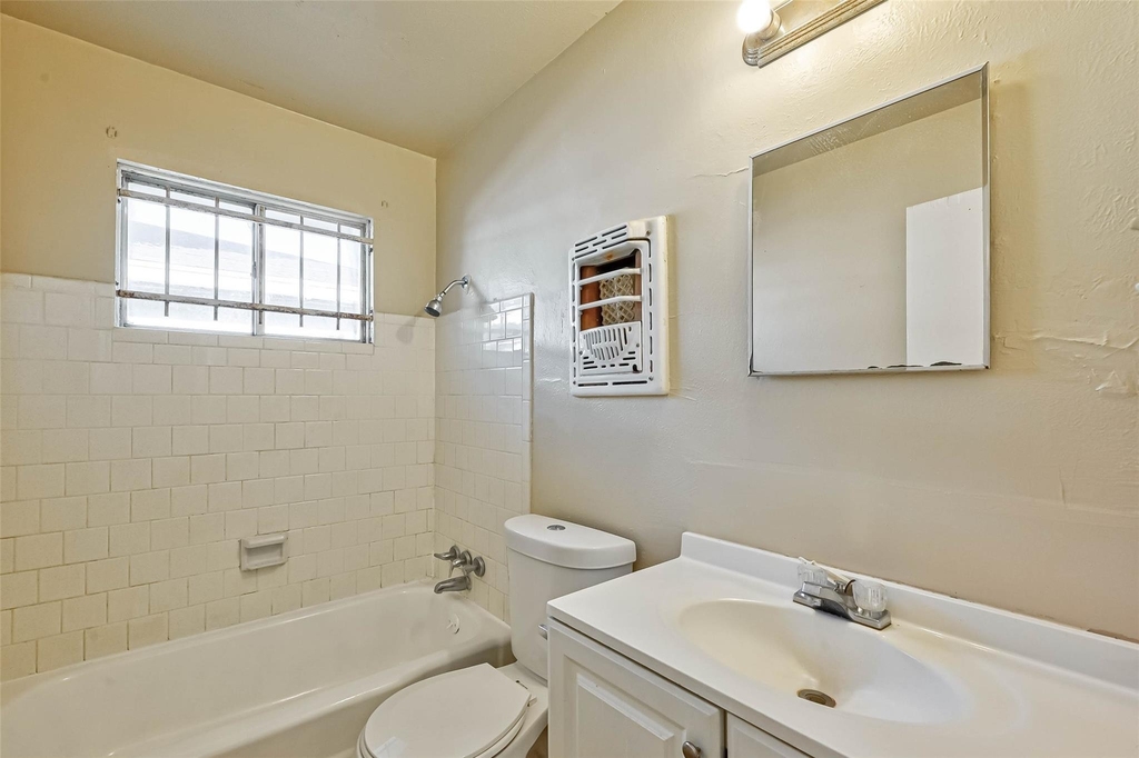 4307 Akard Street - Photo 11